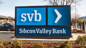 silicon-valley-bank-seized-by-fdic-as-depositors-pull-cash